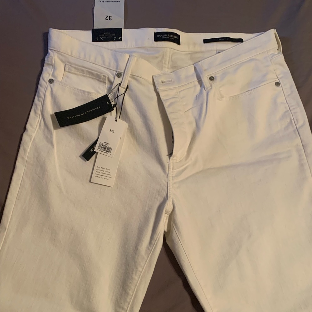 White pants, size 32R. Tags still on.